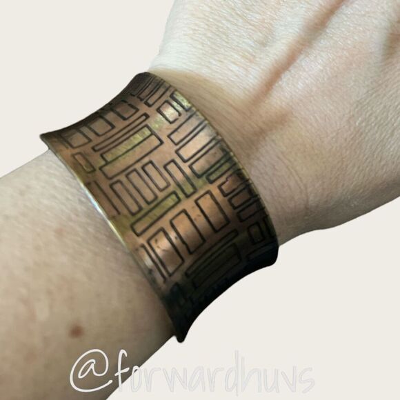 Thick Copper Colored Cuff Bracelet - IHI India - Picture 3 of 8